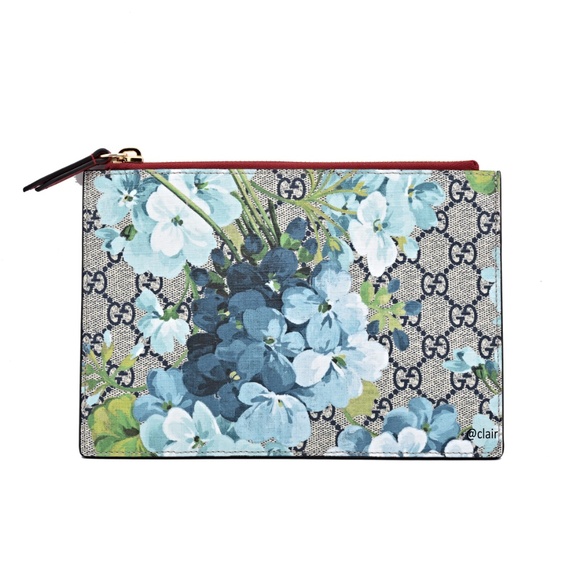 Gucci Handbags - New Gucci GG Supreme Canvas Blooms Clutch/Pouch